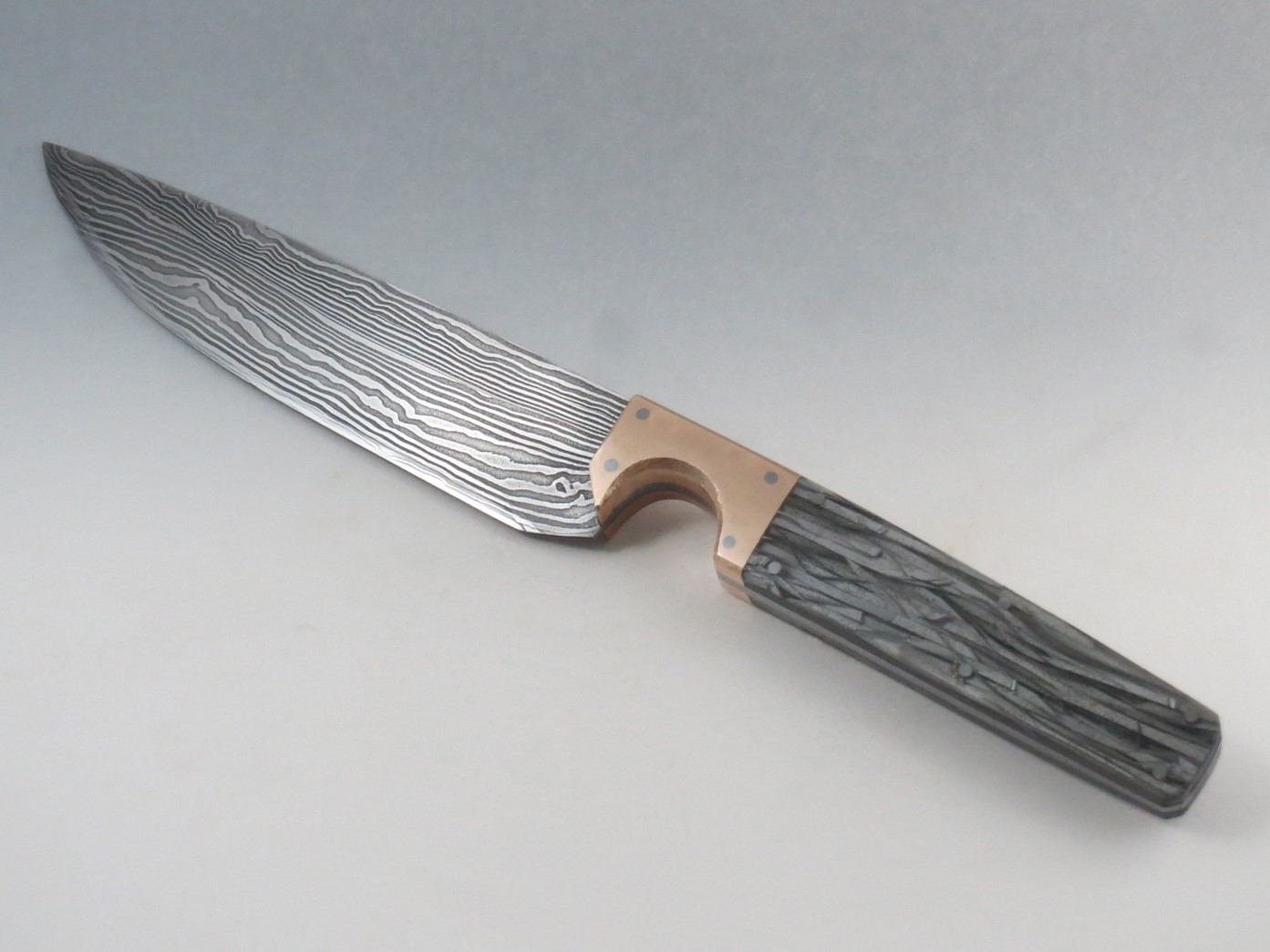 Knife titled Lines and Ribbons